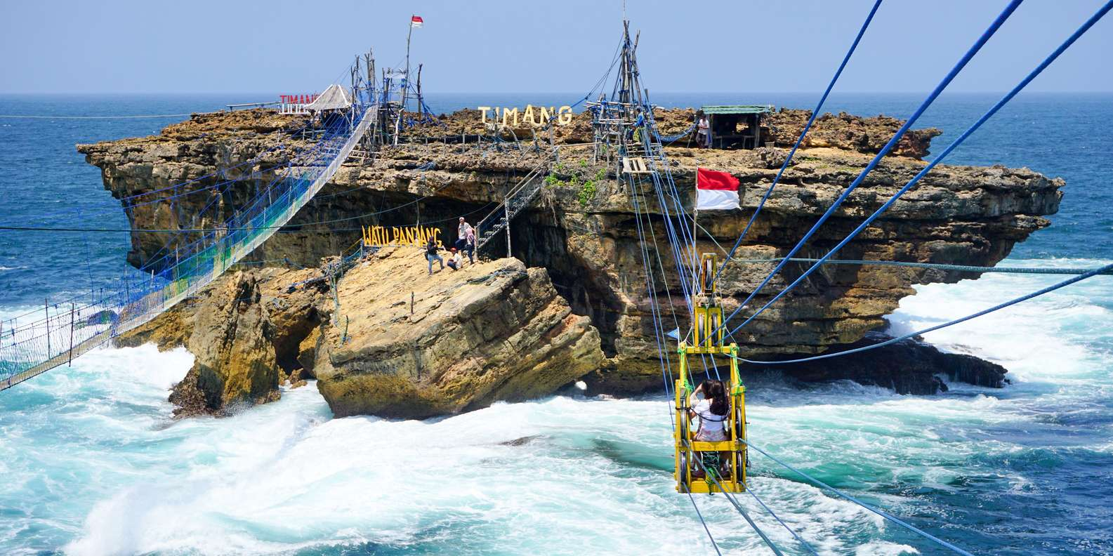 Pemandangan Pantai Timang